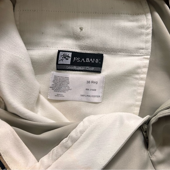 Jos. A. Bank Men's Beige Golf Shorts - Picture 5 of 6